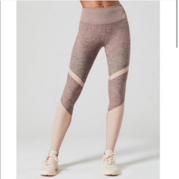 ALO Yoga High Rise Leggings - Picture 2 of 8